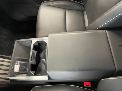 Used 2024 Tesla Cybertruck AWD Crew Cab image 21