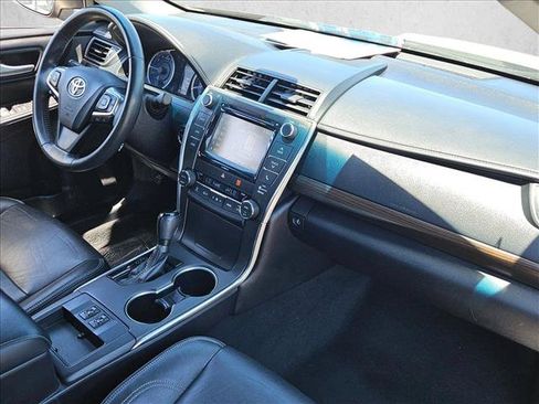 Used 2017 Toyota Camry XLE w/ Moonroof Package FWD image 27