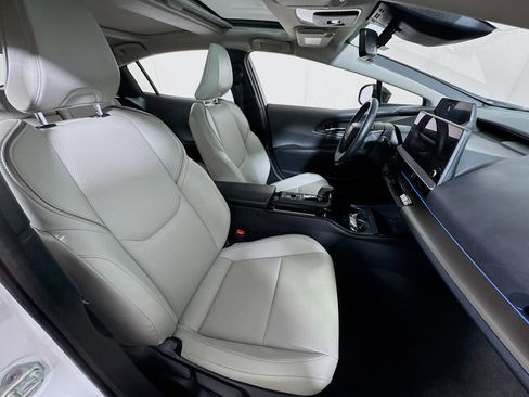 Used 2024 Toyota Prius XLE image 27
