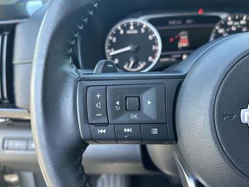 Used 2024 Nissan Pathfinder SV FWD image 22