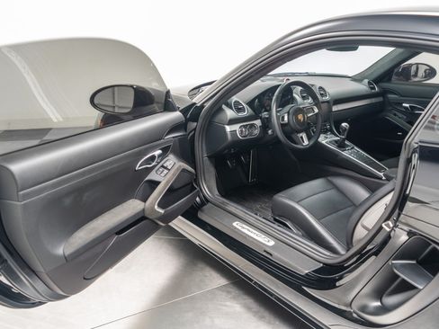 Used 2022 Porsche 718 Cayman GTS w/ Light Design Package RWD image 22