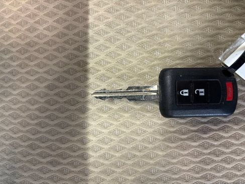 Used 2019 Mitsubishi Outlander SE AWD/4WD image 30