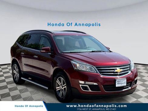 Used 2017 Chevrolet Traverse LT AWD/4WD image 1