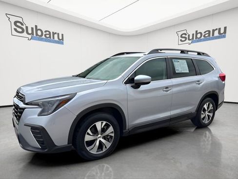 Used 2025 Subaru Ascent Premium AWD/4WD image 3