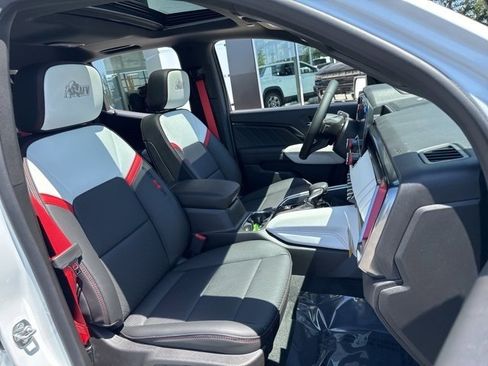 New 2025 GMC Canyon AT4 w/ AT4X AEV Edition image 25