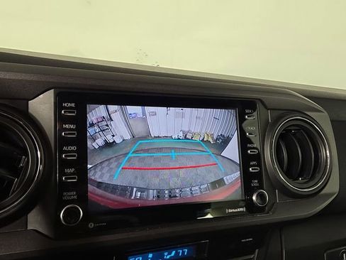 Used 2021 Toyota Tacoma TRD Sport w/ Technology Package AWD/4WD image 18