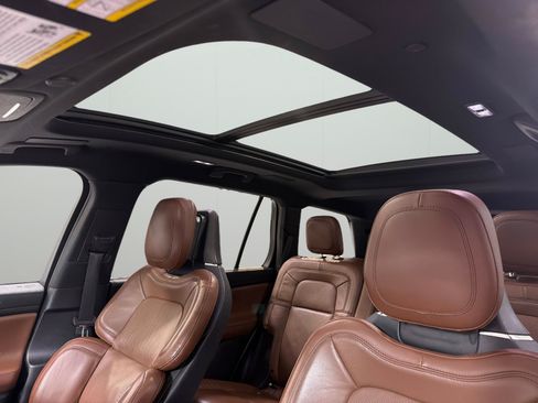 Used 2020 Lincoln Aviator Grand Touring w/ Equipment Group 302A AWD/4WD image 15