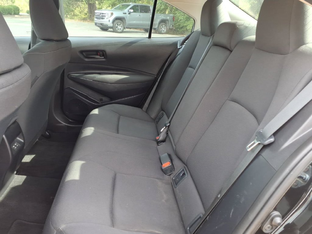 Used 2025 Toyota Corolla LE FWD image 13