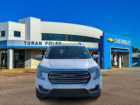 Used 2022 GMC Terrain SLT w/ LPO, Floor Liner Package image 8