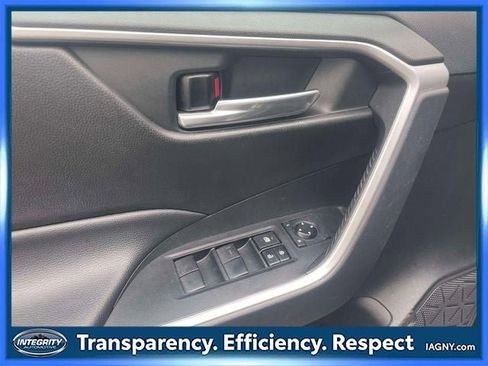 Used 2021 Toyota RAV4 XLE w/ XLE Grade Weather Package AWD/4WD image 16