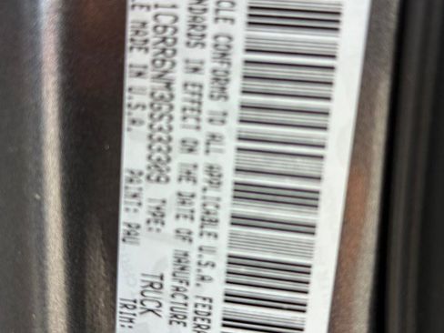 Used 2016 RAM 1500 Laramie w/ Convenience Group image 28