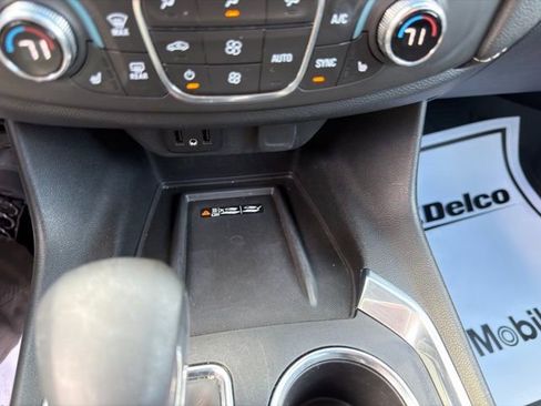 Used 2023 Chevrolet Traverse LT w/ LPO, Floor Liner Package image 28