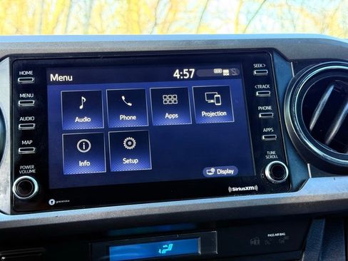 Used 2021 Toyota Tacoma TRD Off-Road image 16