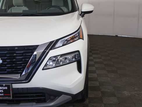 Used 2023 Nissan Rogue SV AWD/4WD image 12