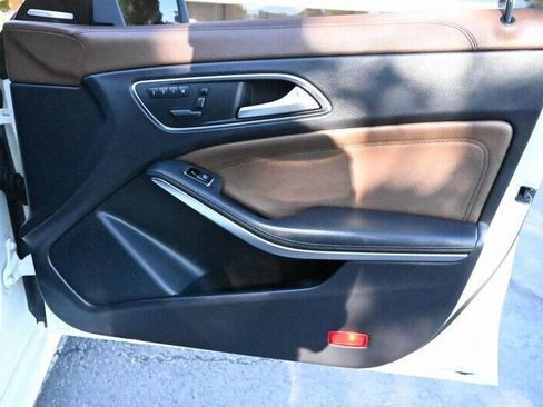 Used 2014 Mercedes-Benz CLA 250 4MATIC image 24
