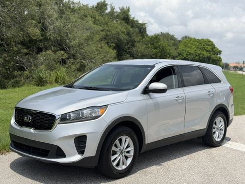Used 2019 Kia Sorento FWD image 1