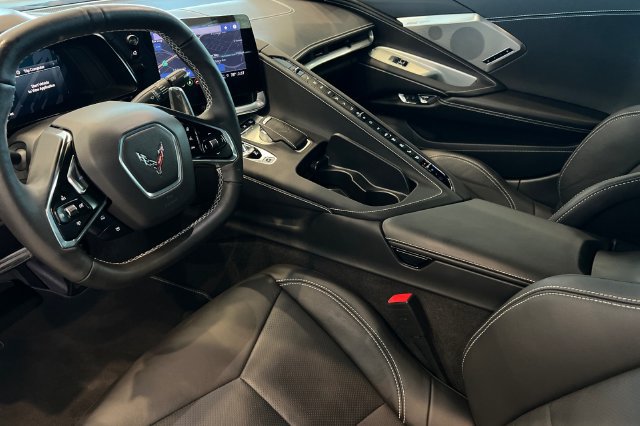 Used 2023 Chevrolet Corvette Stingray Preferred Cpe w/ Z51 Performance Package RWD image 10