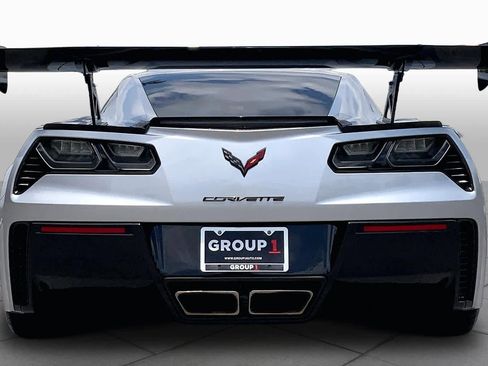 Used 2016 Chevrolet Corvette Z06 w/ 2LZ Preferred Equipment Group RWD image 5