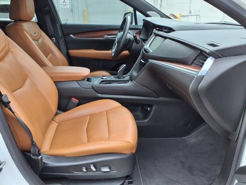 Used 2021 Cadillac XT5 Premium Luxury FWD image 9