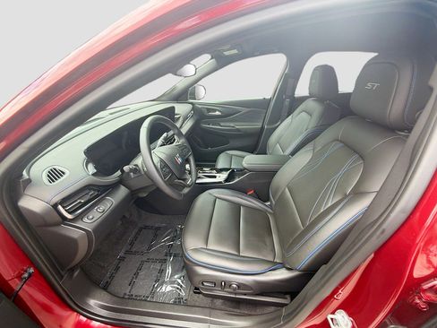 Used 2024 Buick Envista Sport Touring w/ Convenience I Package FWD image 18