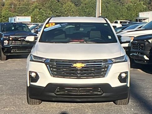 Certified 2023 Chevrolet Traverse LT image 2