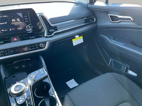 New 2025 Kia Sportage LX image 14