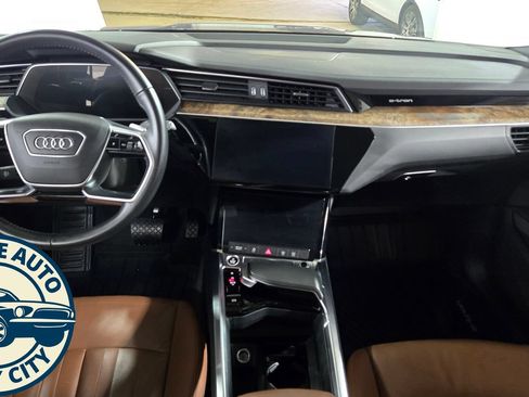 Used 2021 Audi e-tron Premium w/ Convenience Plus Package AWD/4WD image 30