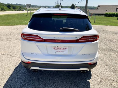 Used 2017 Lincoln MKC Reserve AWD/4WD image 4