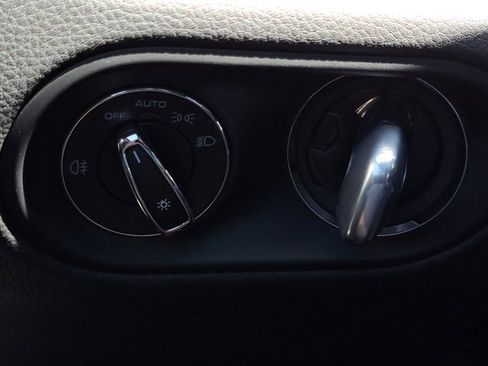 Used 2025 Porsche Macan image 27