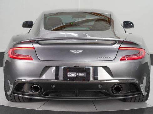 Used 2017 Aston Martin Vanquish Coupe image 9