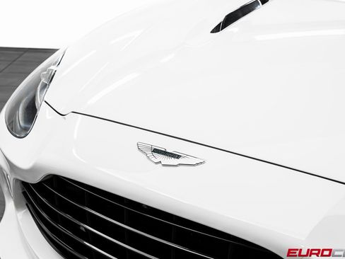 Used 2022 Aston Martin DBX image 9