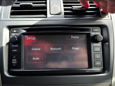 Used 2012 Toyota Corolla S image 32