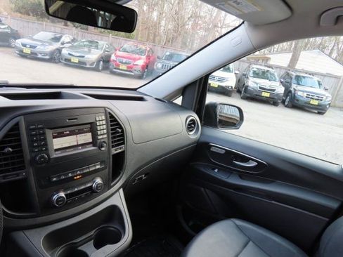 Used 2016 Mercedes-Benz Metris Passenger image 22