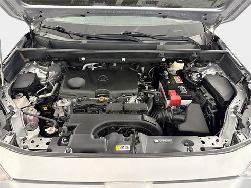 Used 2020 Toyota RAV4 XLE w/ Convenience Package FWD image 30