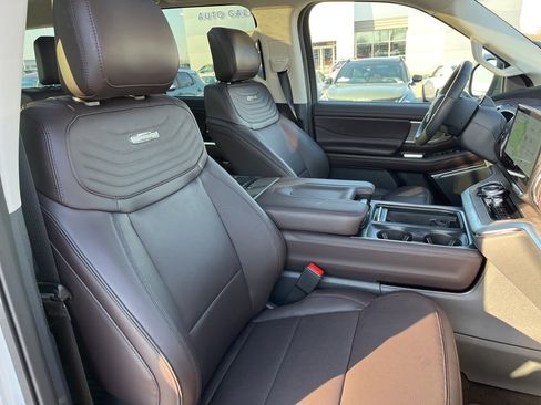 Used 2025 Ford Expedition Platinum w/ Platinum Ultimate Package image 15