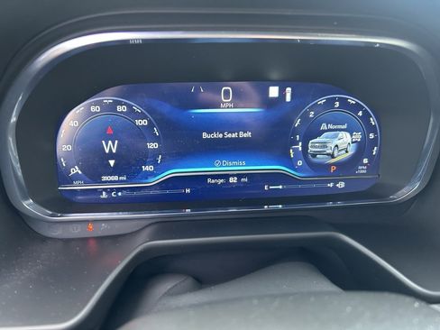 Used 2023 Chevrolet Suburban Z71 w/ Luxury Package image 21