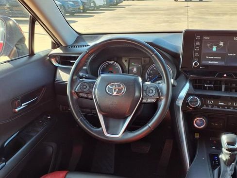 Used 2021 Toyota Venza LE w/ Carpet Mat Package (TMS) AWD/4WD image 7
