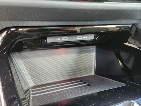 New 2025 Volkswagen GTI SE image 31