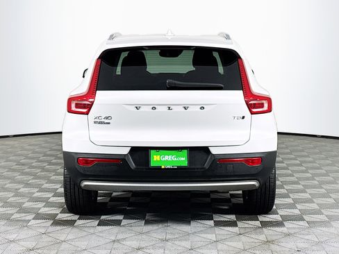 Used 2022 Volvo XC40 T5 Momentum AWD/4WD image 8