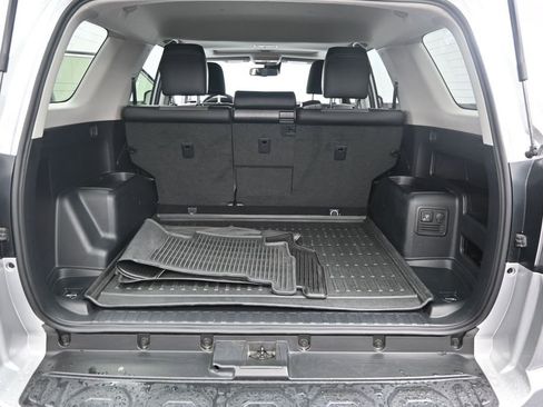 Used 2022 Toyota 4Runner SR5 Premium w/ Moonroof Package RWD image 10
