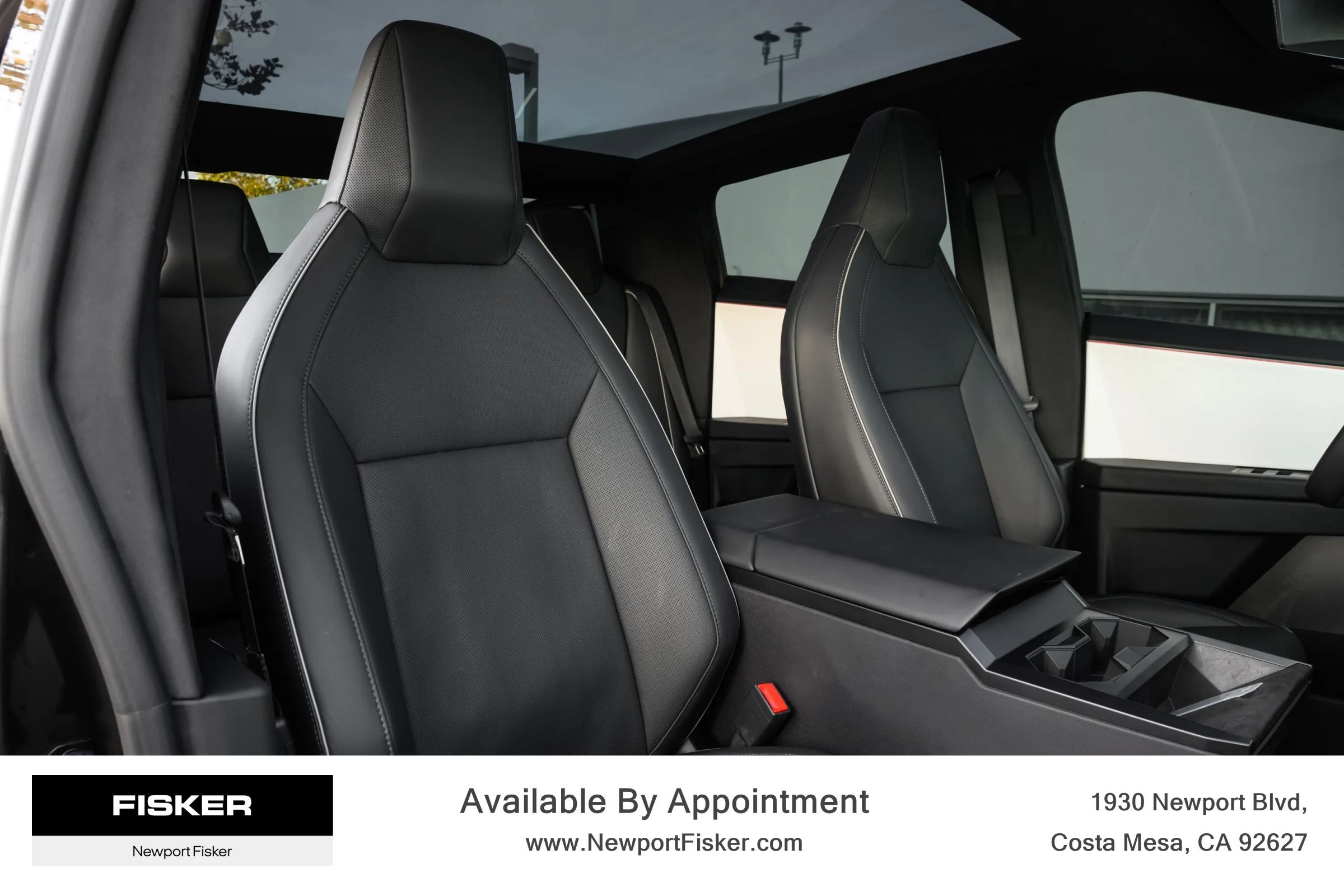 Used 2024 Tesla Cybertruck AWD Crew Cab image 32