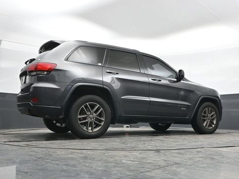 Used 2016 Jeep Grand Cherokee Laredo 75th Anniversary image 31