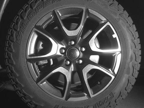 Used 2025 Jeep Compass Trailhawk AWD/4WD image 12