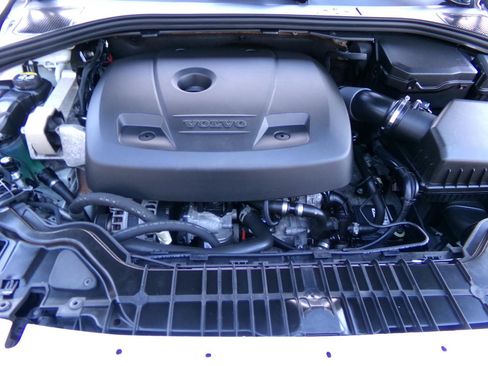 Used 2018 Volvo V60 T5 Cross Country w/ Convenience Package image 49