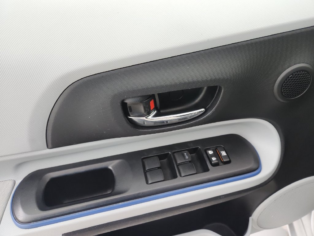 Used 2013 Toyota Prius C Two FWD image 23