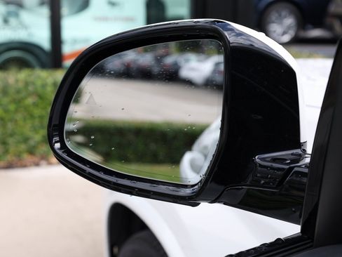 Used 2023 BMW X4 xDrive30i w/ M Sport Package image 10