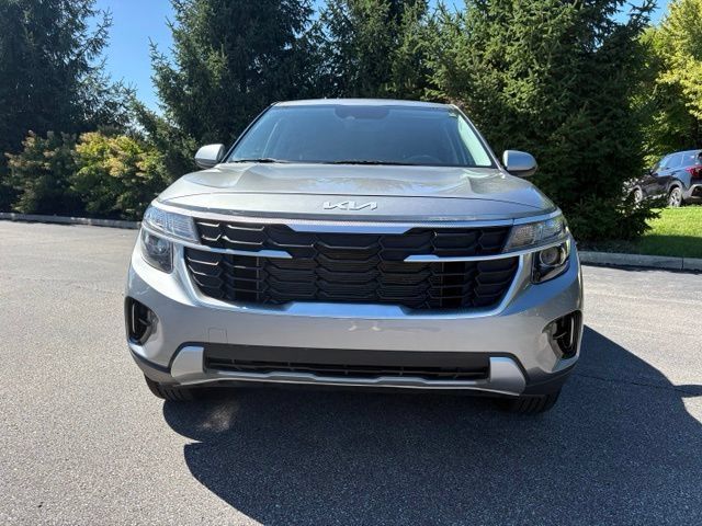 Used 2024 Kia Seltos LX AWD/4WD image 11