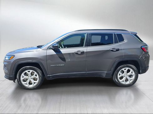 Used 2024 Jeep Compass Latitude AWD/4WD image 6