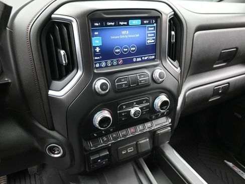 Used 2020 GMC Sierra 1500 AT4 w/ AT4 Preferred Package AWD/4WD image 17