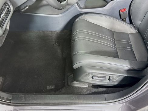 Used 2024 Honda HR-V EX-L image 18